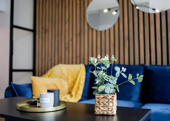 Glow Apartments, Heaven Stare *