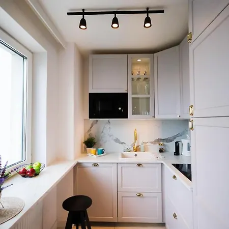 Glow Apartments, Heaven Stare * Danzig