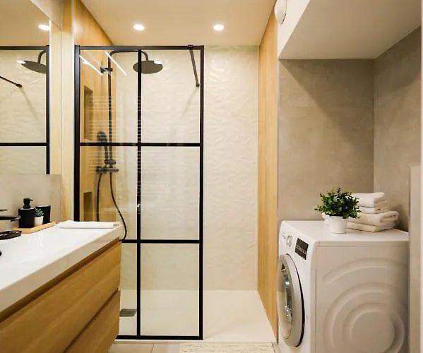 Daire Glow Apartments, Heaven Stare