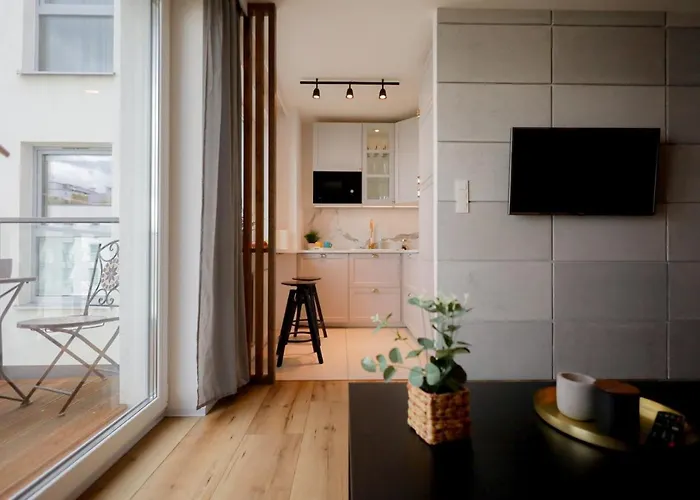 Glow Apartments, Heaven Stare *